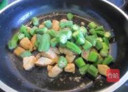 秋葵番茄炒鸡丁的做法图解5