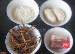 黄花菜咸肉粥的做法图解1
