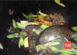 芹菜炒黑木耳的做法图解13