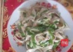 韭菜炒豆腐皮的做法图解6