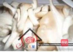 菌菇排骨汤的做法图解6