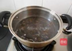 马蹄鸡球木耳汤的做法图解5