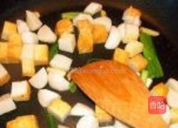 鱼丸鱼豆腐炒时蔬的做法图解3