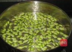 鲜虾丝瓜毛豆汤的做法图解1
