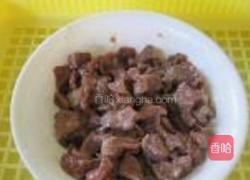 咖喱牛肉煮意粉的做法图解1