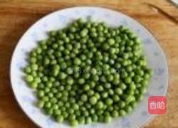 青豆炒豆干的做法图解1