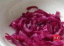 豆腐皮香椿卷的做法图解1