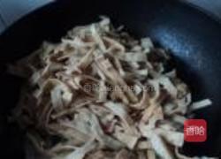 干豆腐皮炒辣椒的做法图解7