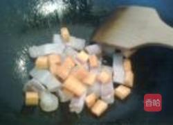 彩蔬炖咸肉的做法图解3