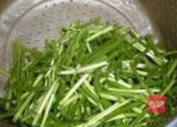 芦蒿炒腊肉的做法图解1