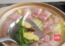 咸肉鲜虾白菜煲的做法图解8