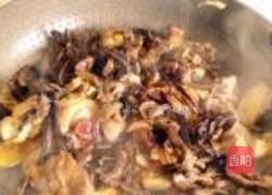 小鸡炖榛蘑的做法图解10
