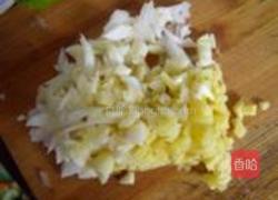 菜薹炒鸡肉的做法图解2