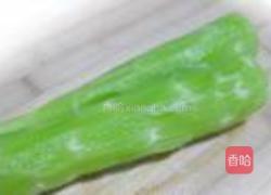 清炒莴笋片的做法图解1