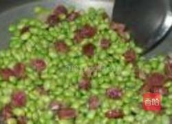 腊肠炒青豆的做法图解4