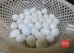 鹌鹑蛋烧鸡脚的做法图解3