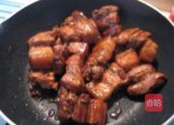 红烧肉焖豆角干的做法图解3