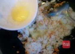 芹菜叶炒米饭的做法图解6