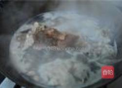 鱼尾花生木瓜汤的做法图解4