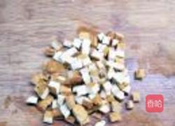 毛豆香干炒肉丁的做法图解2