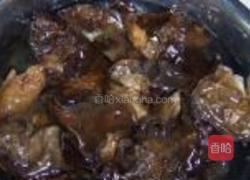红烧鳕鱼炖木耳的做法图解3