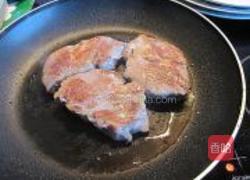 蒜蓉煎猪排的做法图解2