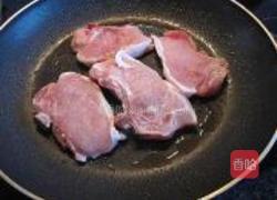 蒜蓉煎猪排的做法图解3