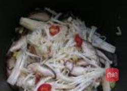 酸汤金针肥牛的做法图解2