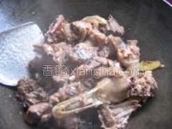 怎么做红烧鸭窍门 MjUwX2MxXzA