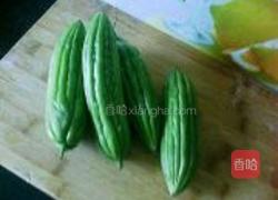 翠绿苦瓜的做法图解1
