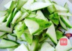 丝瓜炒鸡蛋的做法图解1