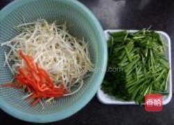 韭菜豆芽炒粉丝的做法图解2