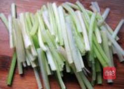 凉拌芹菜香干的做法图解3