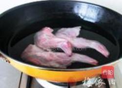 梅菜卤兔腿的做法图解2