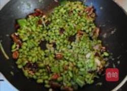 青豆炒核桃的做法图解7