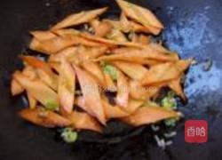 木耳烧白菜的做法图解4