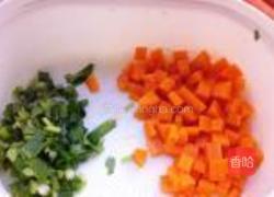 银鱼干蛋炒饭的做法图解2