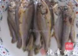 椒盐酥煎小黄鱼的做法图解1