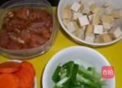 五香豆腐萝卜卤肉的做法图解2