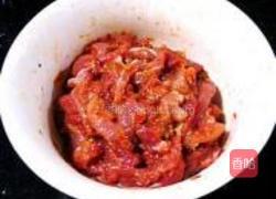 青椒滑肉丝的做法图解3