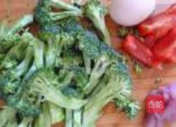 西兰花瘦肉汤的做法图解1