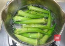 秋葵炒肉片的做法图解3