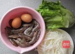 虾汤米线的做法图解1