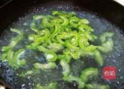 肉片炒苦瓜的做法图解4