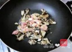 鸡肉蘑菇炒面的做法图解7