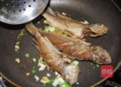 椒盐干炸小黄鱼的做法图解10