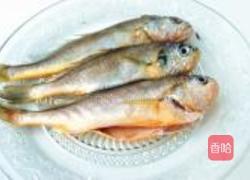椒盐干炸小黄鱼的做法图解2