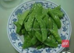 扁豆千张炒香肠的做法图解1