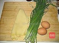 韭菜百叶炒鸡蛋的做法图解1