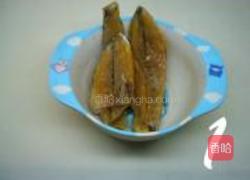 豆鼓青椒炒鱼干的做法图解1